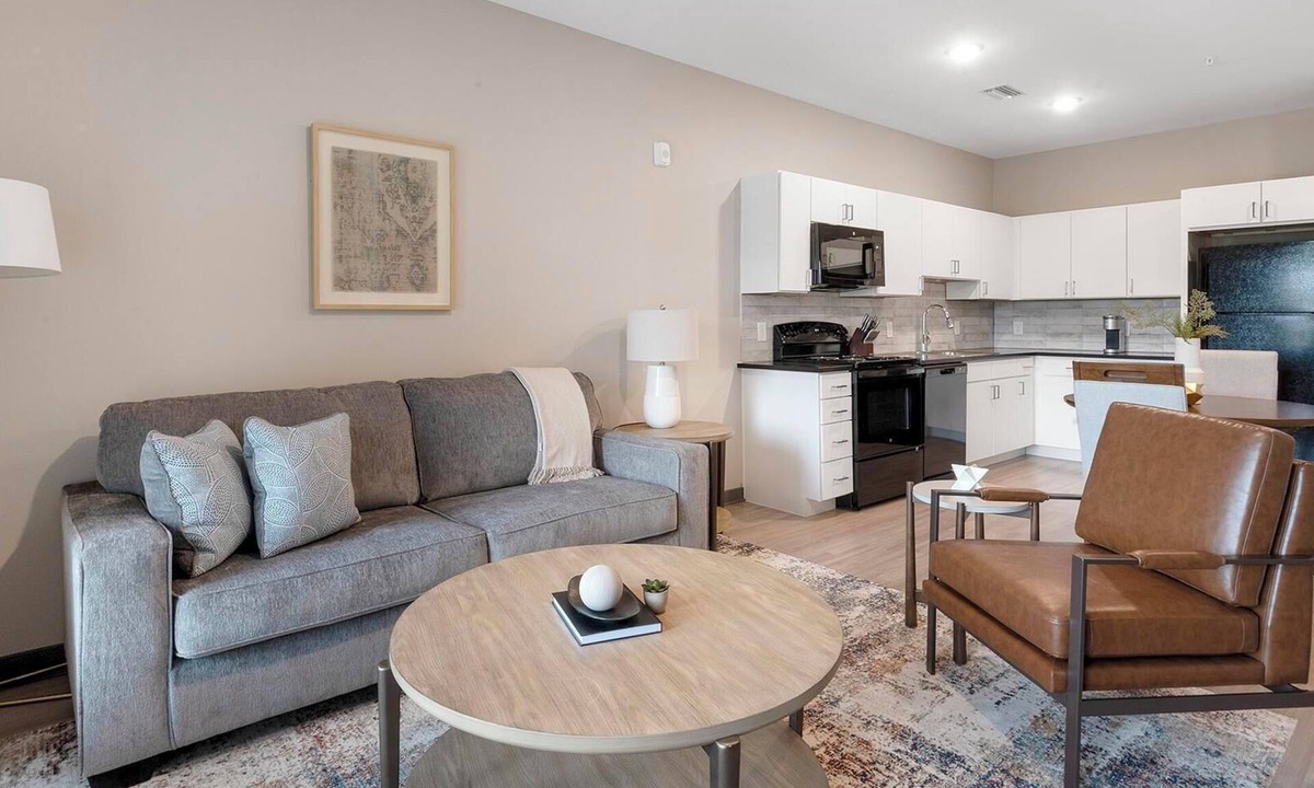 Pinch District Apartment | Landing | Chic 1BD, Rooftop Lounge, Pool