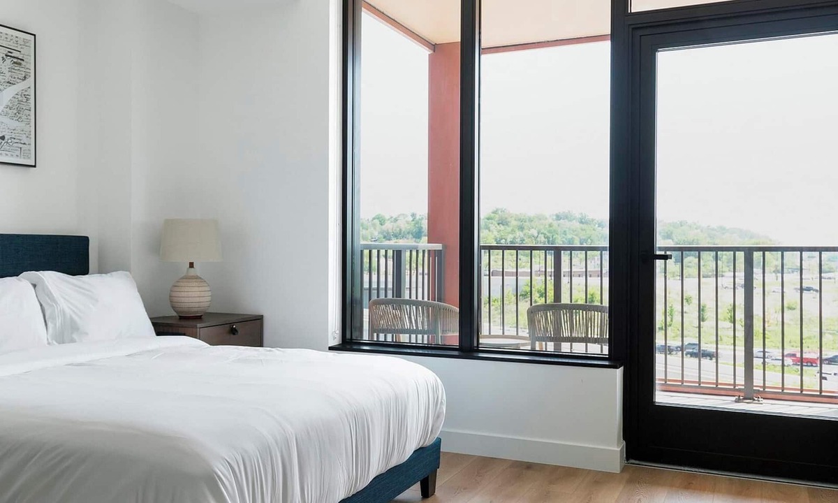 Washington Apartment | Landing | Incredible Studio, Rooftop Lounge, Gym
