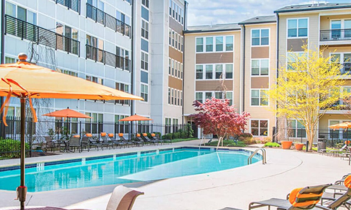 Chillum Apartment | Landing | Spectacular Studio, Clubhouse, Gym