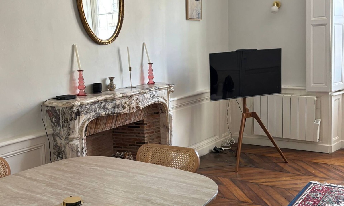 Notre-Dame Apartment | Le Provence - Les Demoiselles at Versailles