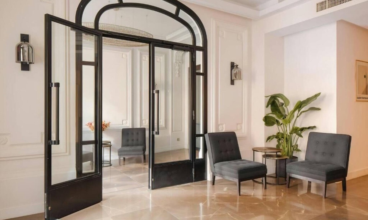 17th Arrondissement Hotel | L’Edmond Hotel Parc Monceau