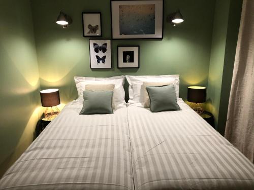 Notre-Dame Apartment | Les Petits Apparts Versailles