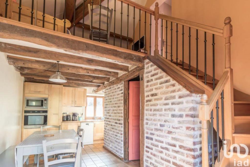 Saint-Prix House | Les Pins - Maison avec parking ferme et jardin commun au calme