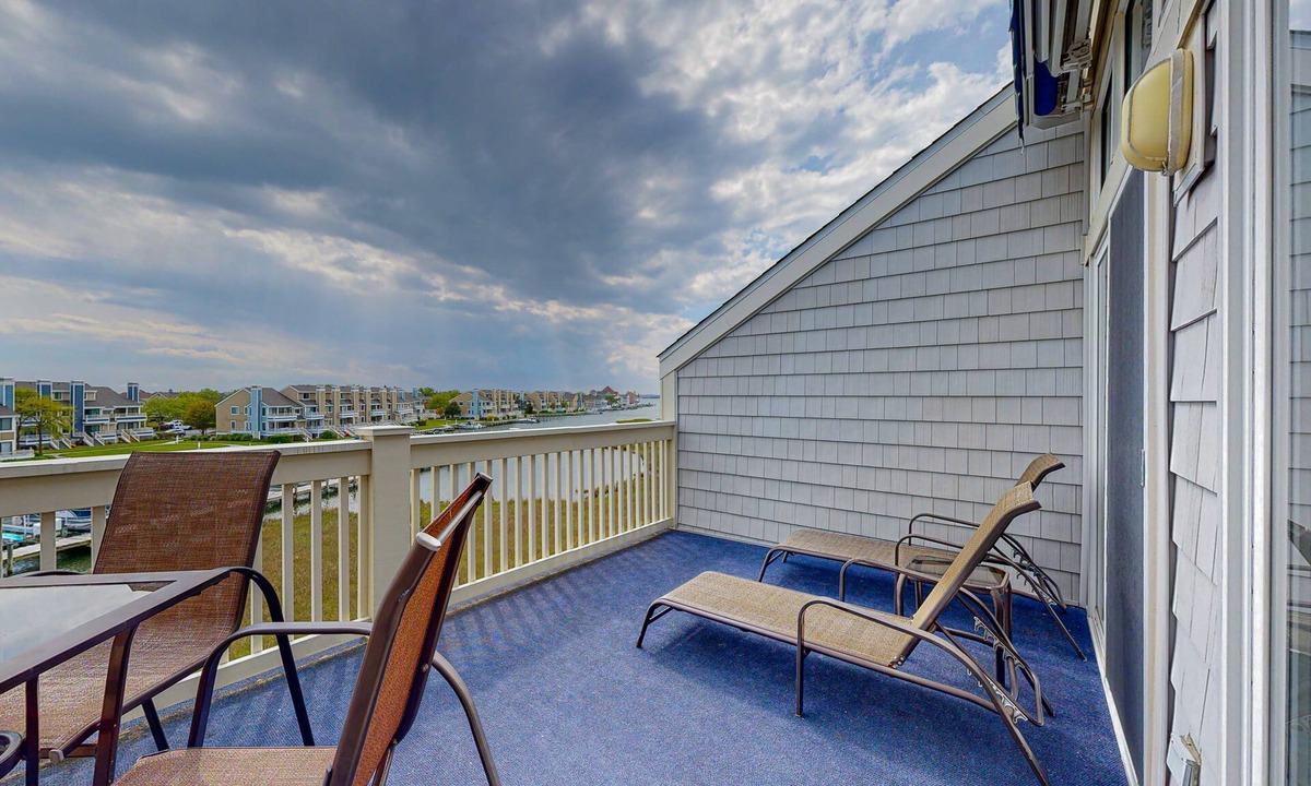 North Ocean City Condo | Light-Filled Waterfront Condo w/Marsh & Bay Views, Deck, Shared Pool & Tennis