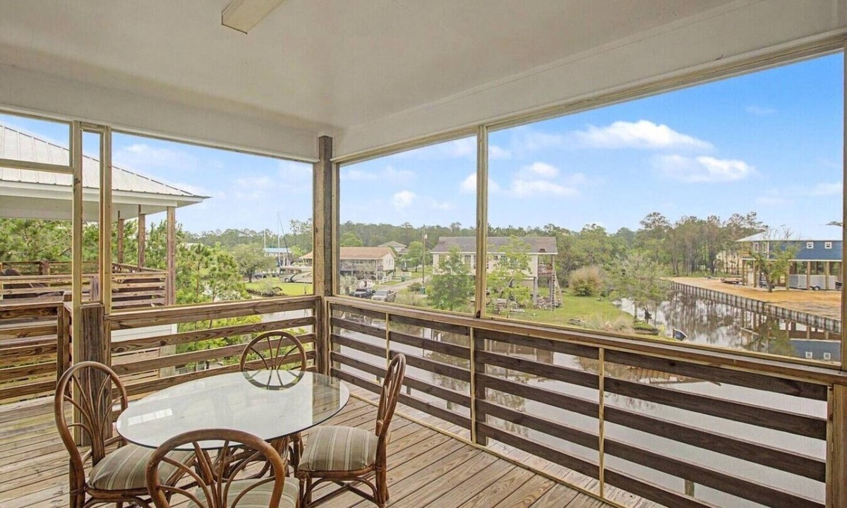 Shoreline Park House | Lily Pad on the Bayou
