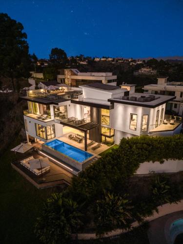 Bel Air Villa | Linda Flora Modern Estate
