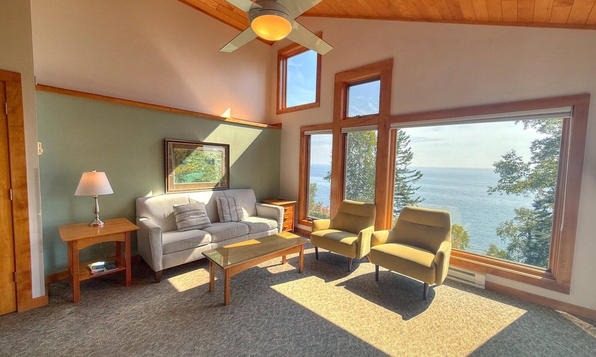 Lutsen Condo | Located directly on Lake Superior, this condo is ideal for family & friends