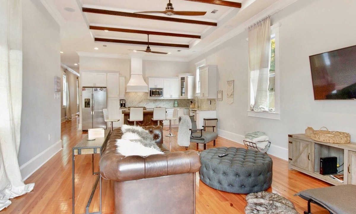 Saint Claude House | LOCATION! 2 miles to the quarter GORGEOUS