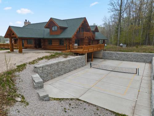 Fish Creek Apartment | Log Retreat at Fish Creek by Simple Life Rentals