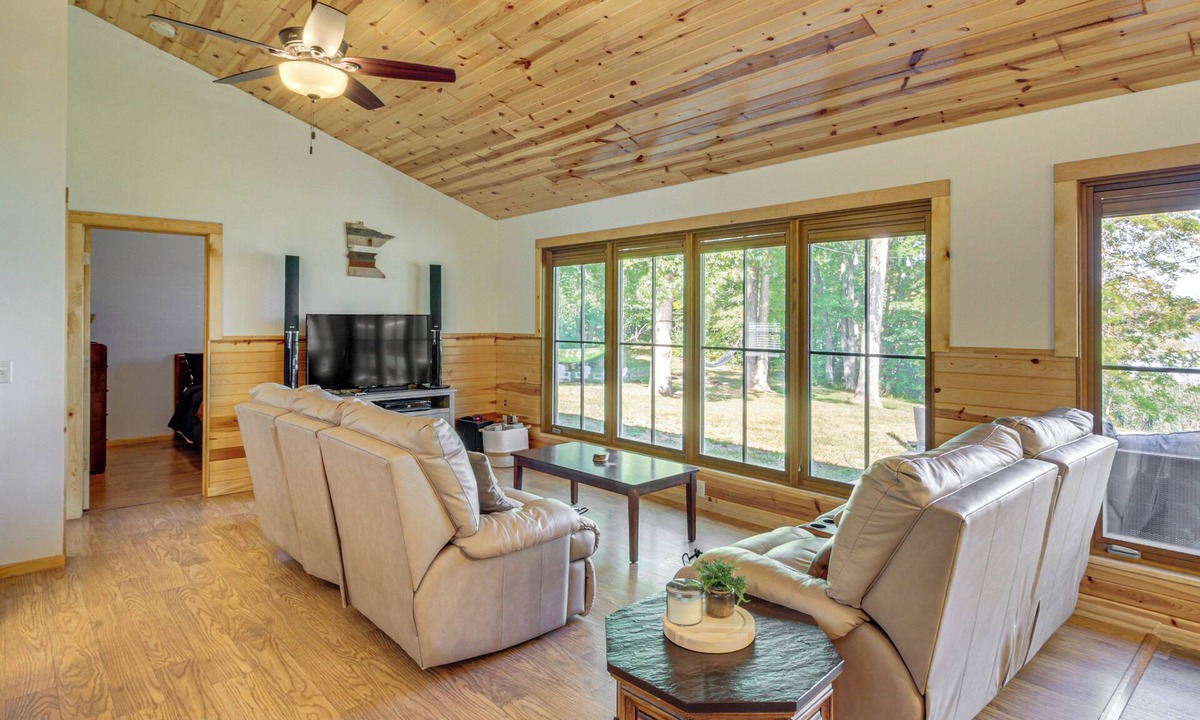 Parkers Prairie Cottage | Long Lake Cabin on 7 Acres w/Fire Pit & More!
