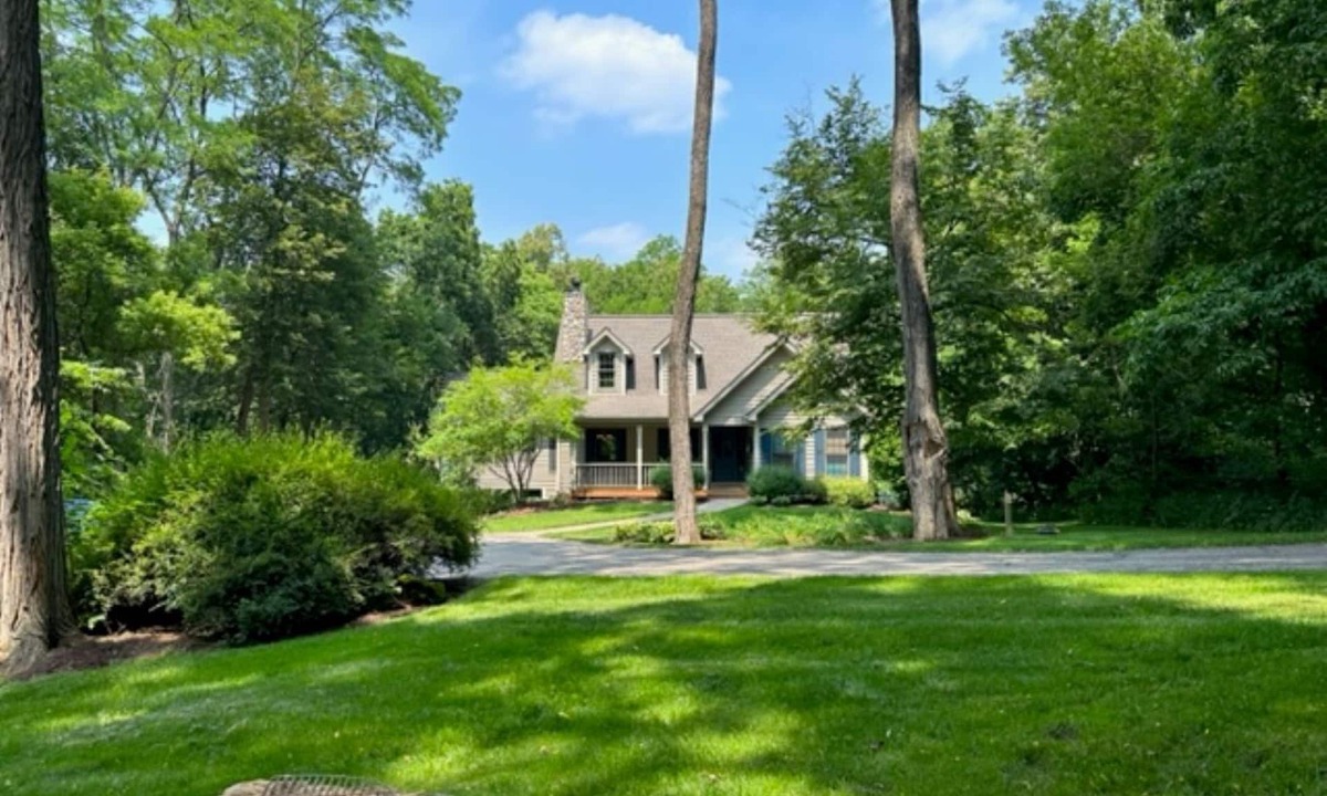 The Galena Territory House | Longwood Hideaway - A Warm, Elegant Retreat for Rest & Restoration