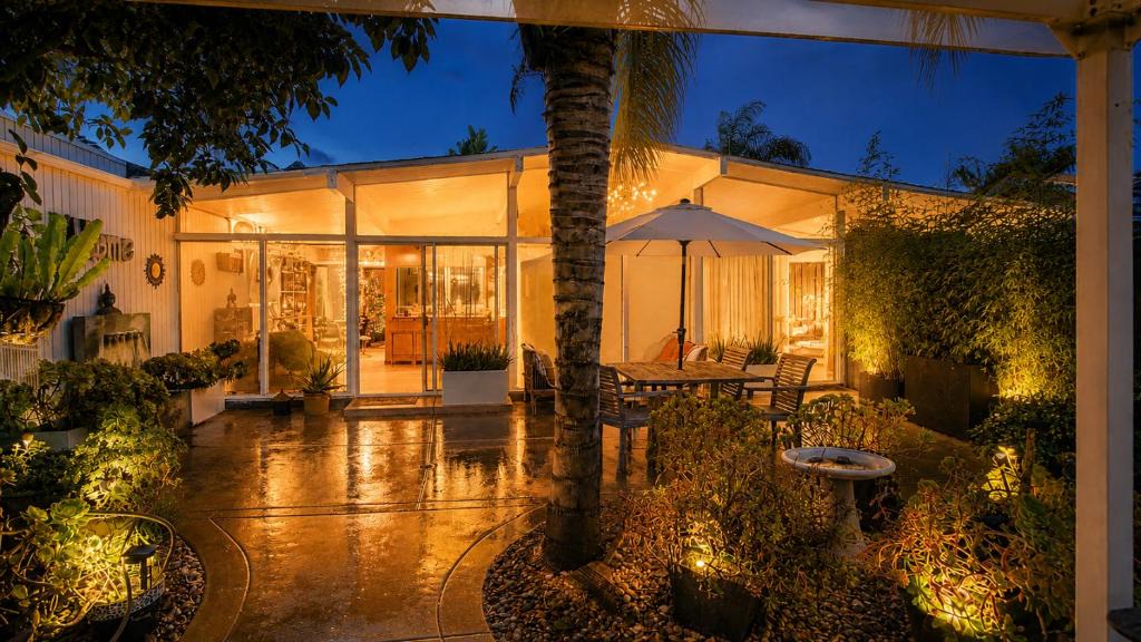 Loma Alta House | LOOK and BOOK! Midcentury Modern Home near Beach!