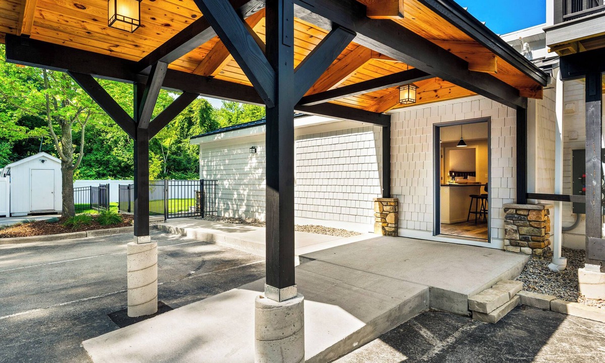 Fish Creek House | Looking for the perfect place for a family gathering or couples get away?
