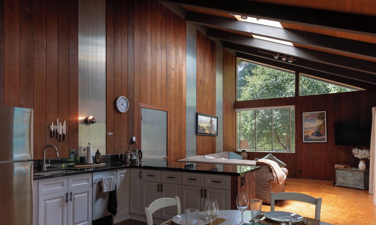 Hope Ranch House | Lovely 2 bedroom house in a beautiful Santa Barbara neighborhood.