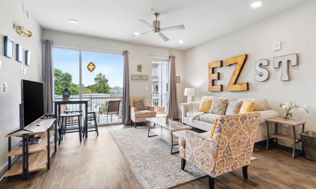 Bywater Condo | Lovely Condo in the Bywater. Great Nola Location!