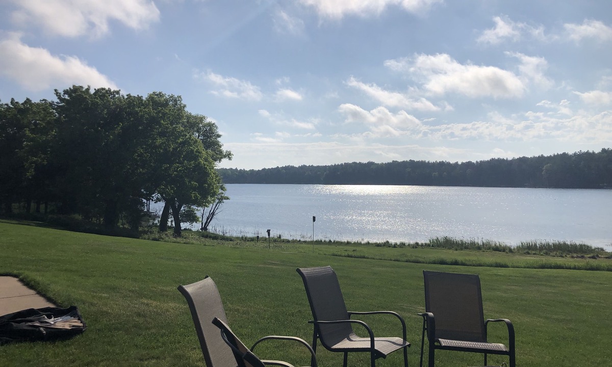 Danbury House | Lovely townhouse on peaceful Birch Island Lake with access to golf