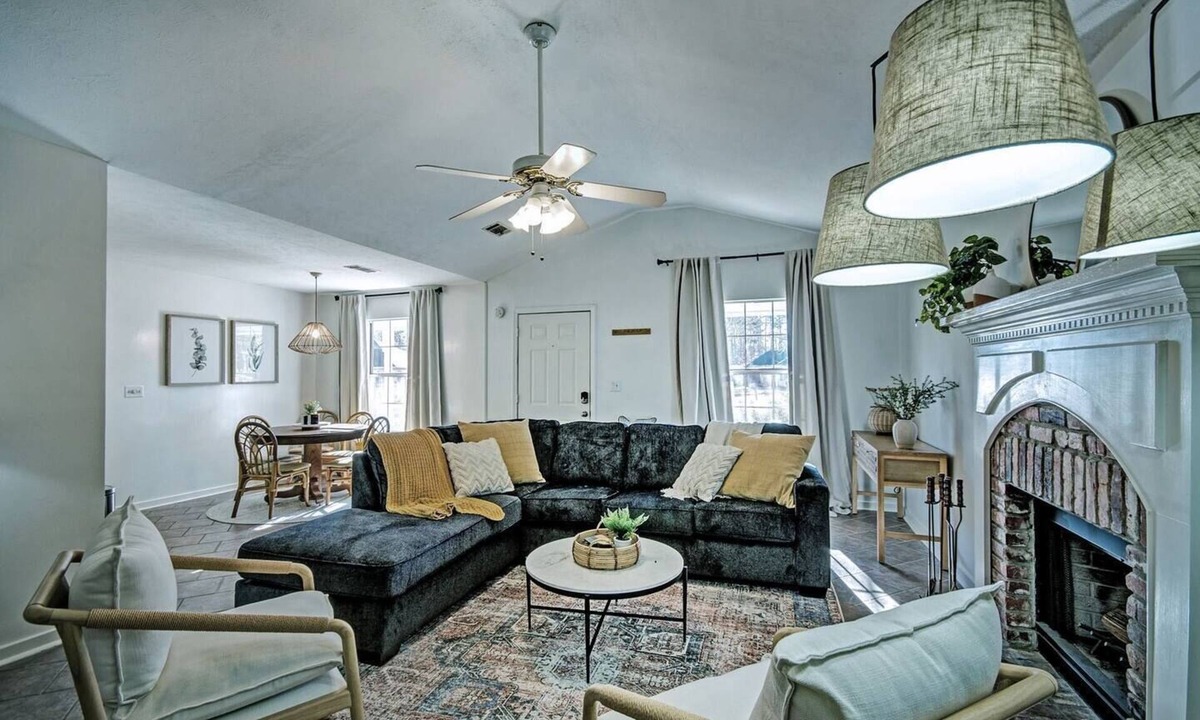 Flowood House | Lovely Two Bedroom Getaway Near the Reservoir
