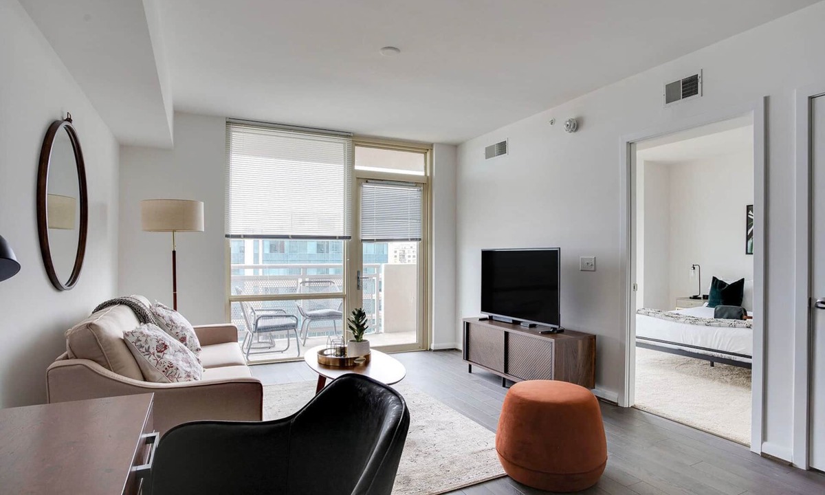McLean Apartment | Lovely Tysons Corner 1BR w/Concierge & W/D, nr Bars, by Blueground