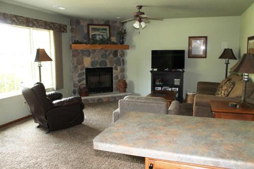 Eagle River House | Lower Lynx Lake two bedroom condo at Wild Eagle Lodge