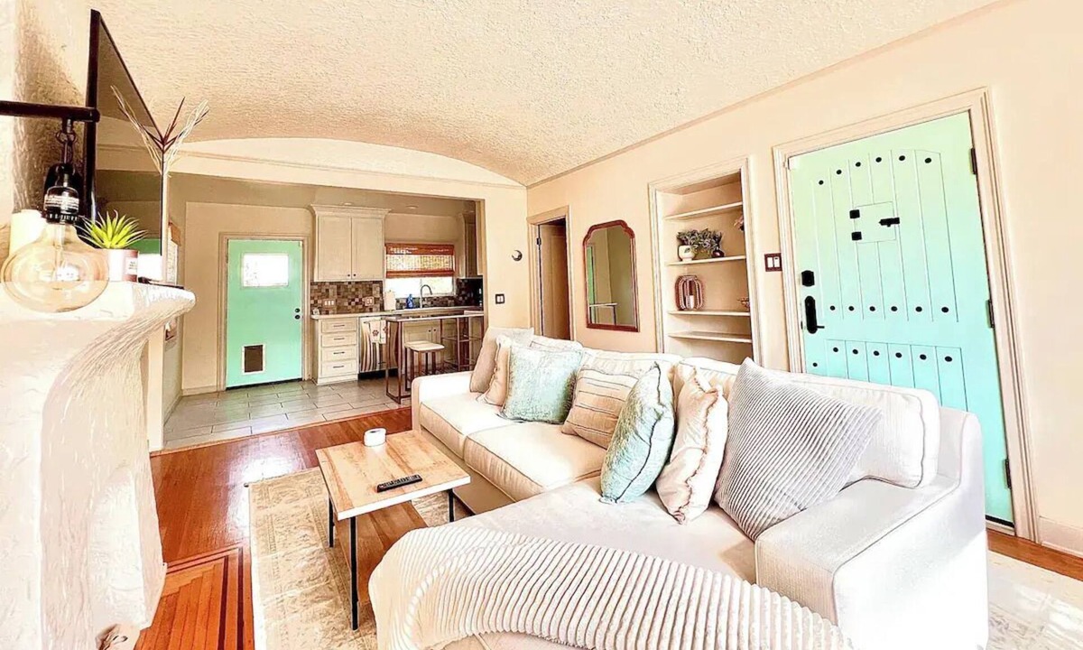 Eastside House | Lush Hot Tub Hacienda I 2BR Coastal Retreat I Golf