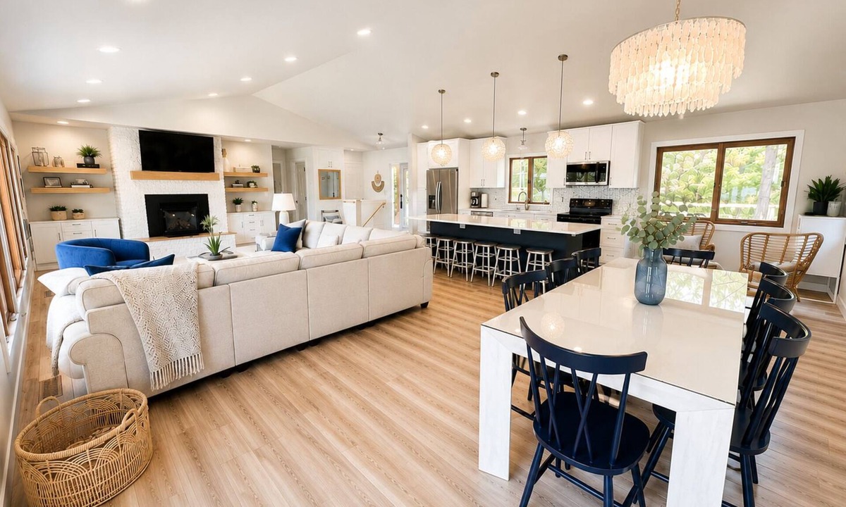 Detroit Lakes House | Luxe on Long Lake-Barrel Sauna, Kayaks, Sandy Swimming & Fire Pit