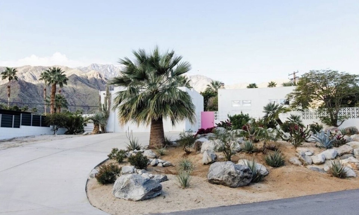 Chino Canyon Villa | Luxurious Barbie-Inspired Palm Springs Villa w/heated pool