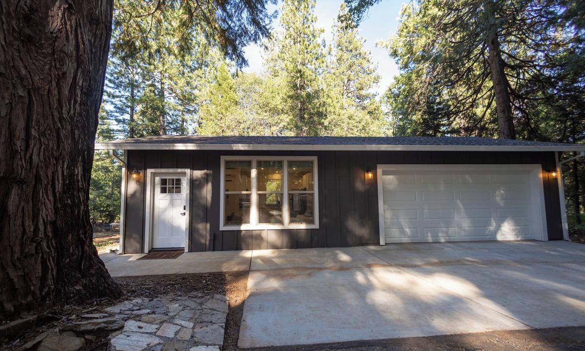 Cedar Ridge Apartment | Luxurious, private woodland casita near downtown Grass Valley