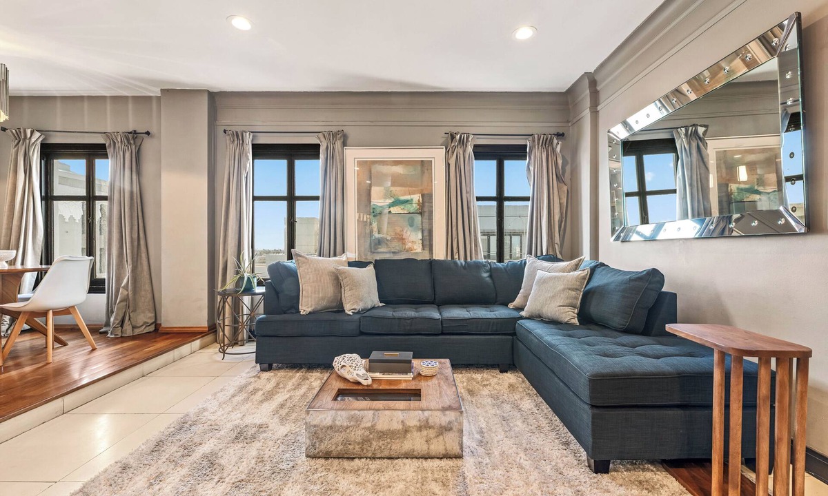 East Village Condo | Luxury 2BR/2BA Condo in the Heart of Long Beach
