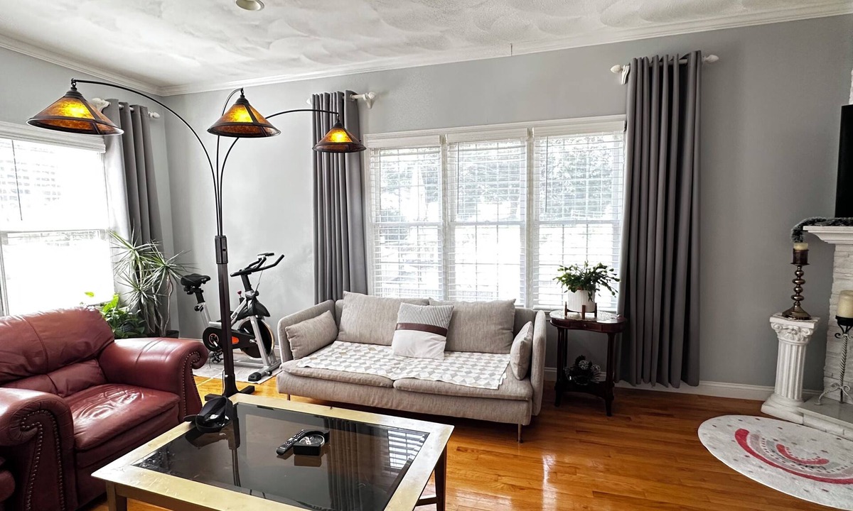 East Somerville House | Luxury 3 Bedroom Home Perfect for Access to Central Boston or Salem