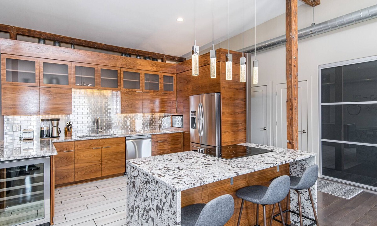 Downtown Condo | Luxury 5 Bedroom 3.5 bath Downtown Condo