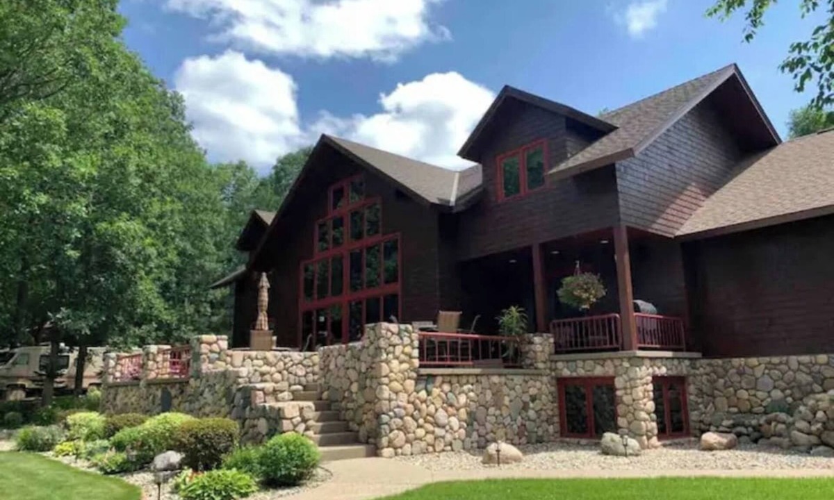 Park Rapids House | Luxury 5BR 4.5BA Long Lake, Waterfront Home