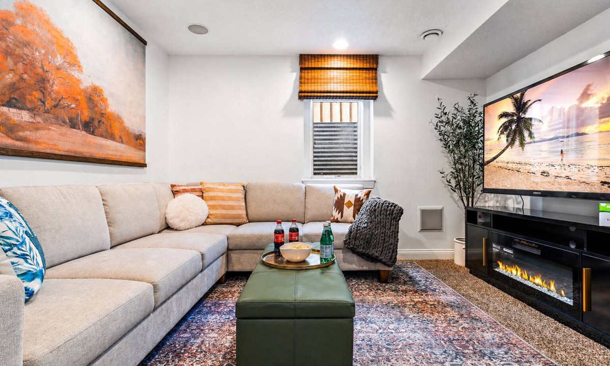 Morris Park House | Luxury & fun family getaway, sleeps10 near MOA MSP