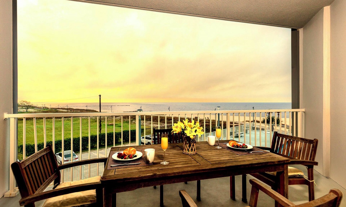 Biloxi Condo | Luxury Romantic 2BR Beachfront Condo w/Jet Tub, Ocean View Balcony on Boardwalk