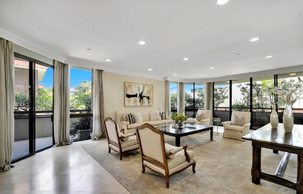 Beverly Hills Apartment | Luxury Two Bedroom Residence with Expansive Terrac