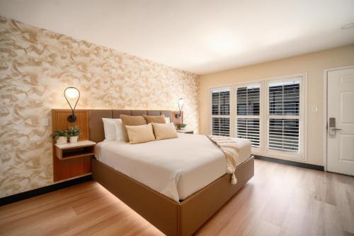 Fairfax District Cabin | LYFE INN & SUITES by AGA - Beverly Hills West Hollywood
