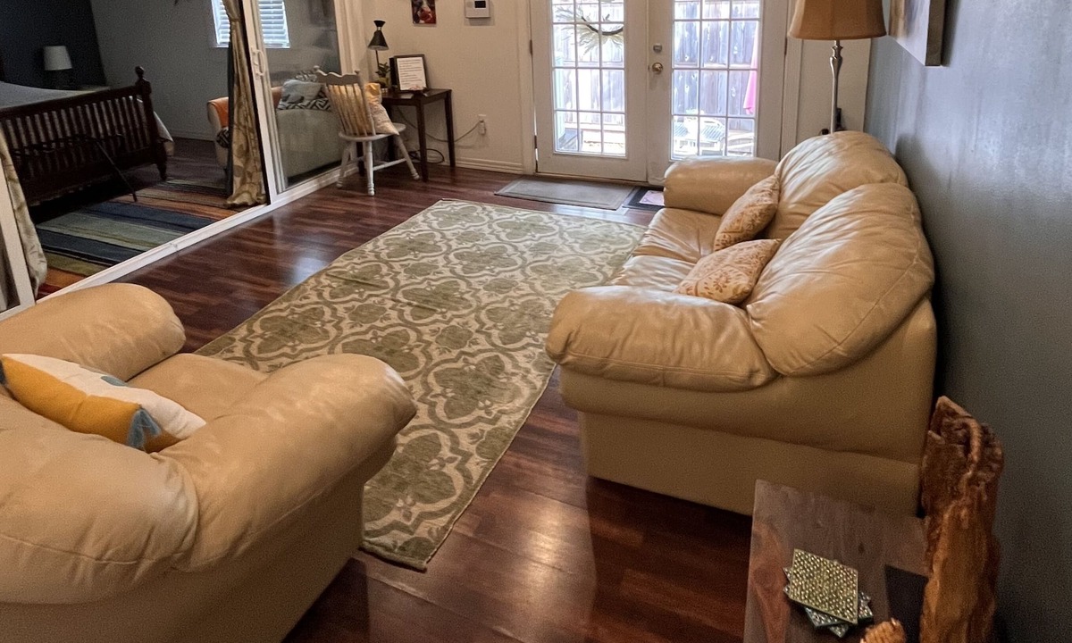 Touro Apartment | Magazine St. Cozy Cottage
