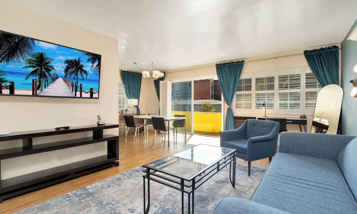 Hollywood Hotel | Magic Castle Hotel