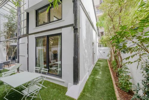 14th Arrondissement House | Maison Alcôme - Elegant Artist's Residence with Private Garden