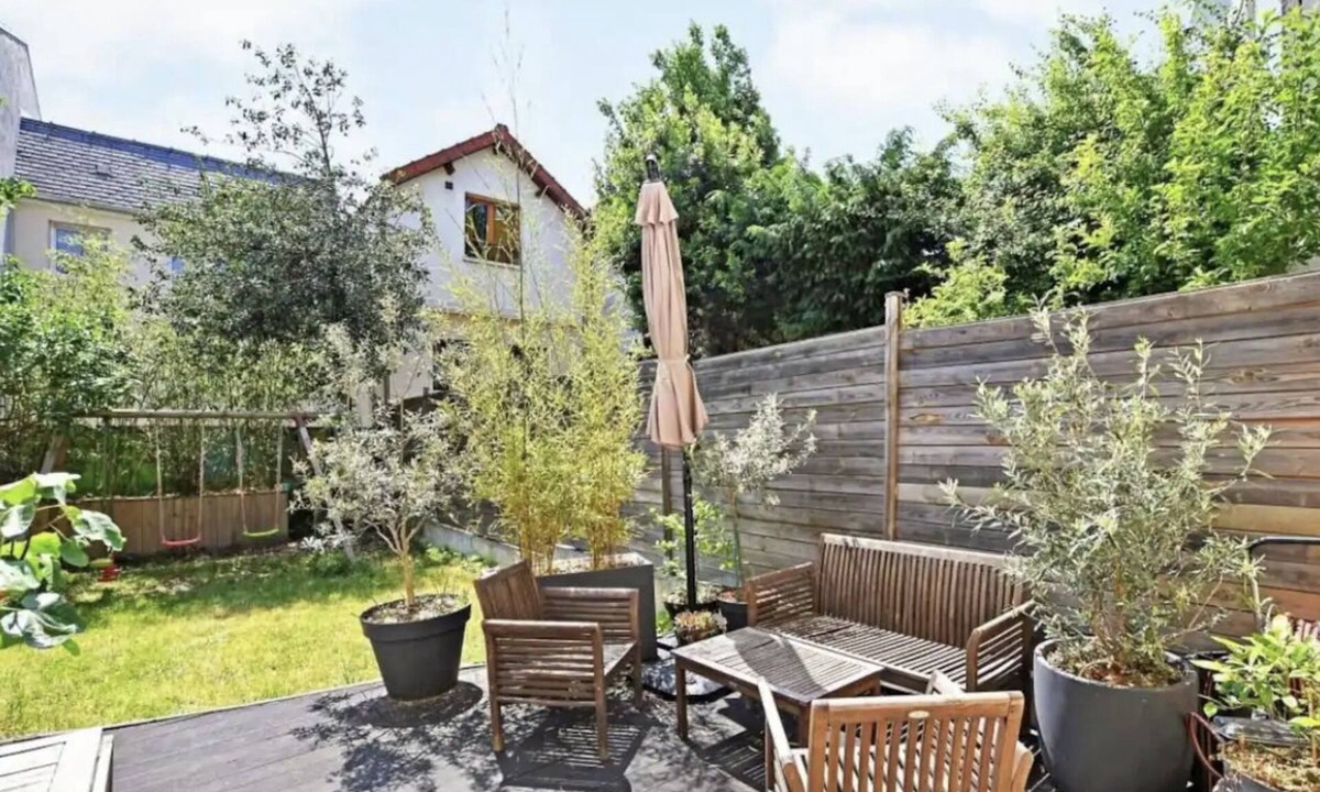 Montreuil House | Maison Avec Jardin + Parking à 10 Minutes à Pied du Métro Mairie de Montreuil