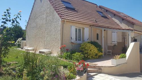 Goussainville Apartment | Maison proche de l'aéroport CDG-Paris
