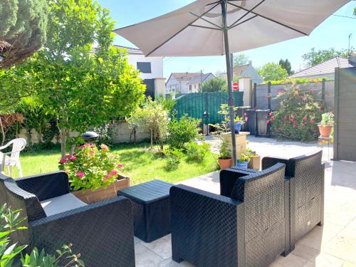 Pontault-Combault House | MaisonTevy - Appart 2 Chambres-4lits-Terrasse-Jardin & Studio-Confort-Climatisation- Idéale-Pro-Tourisme