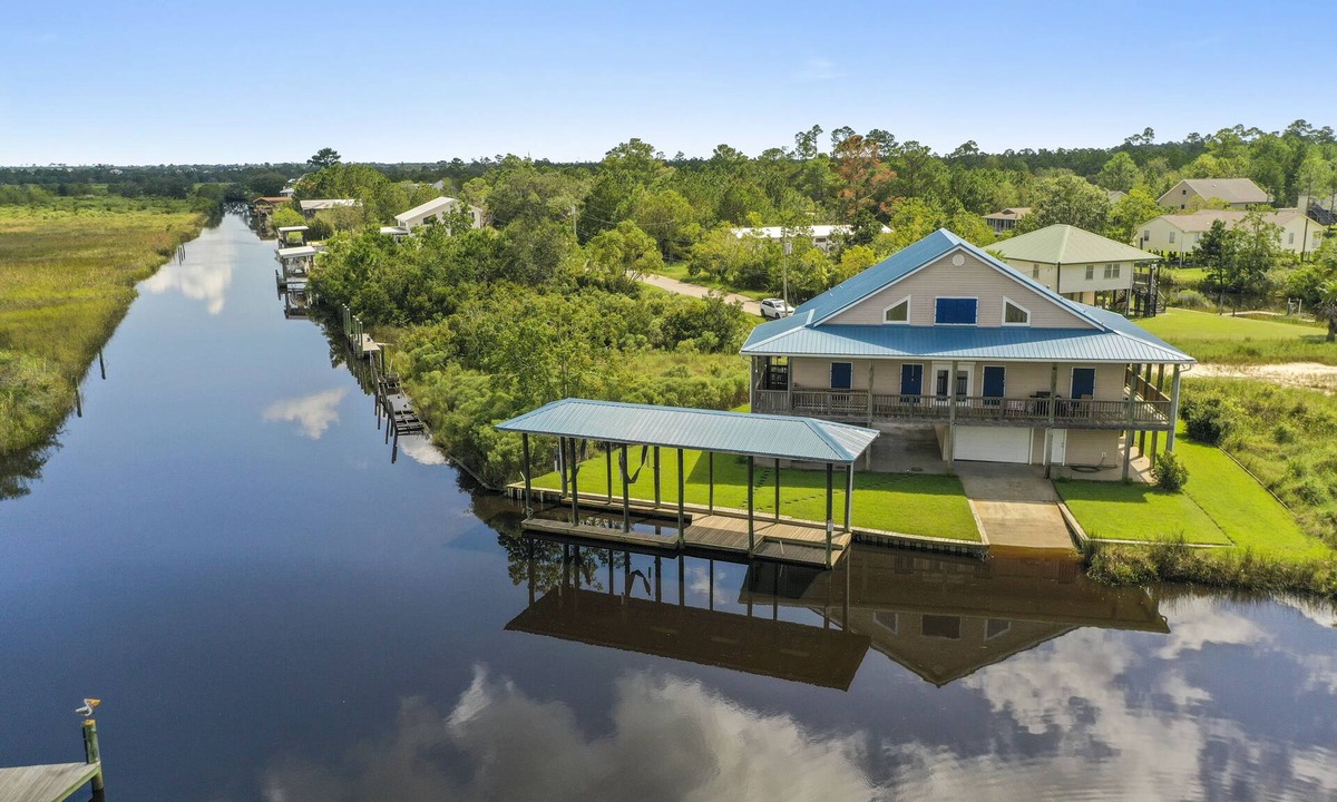 Shoreline Park House | Majestic Waterfront home with so much to offer!