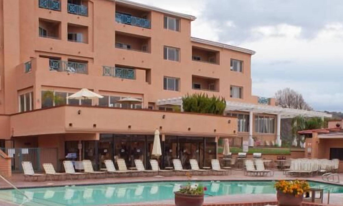 Avila Beach Resort | Making The Best Memories Along The Way! 3 Modern Units, Free Parking, Pool