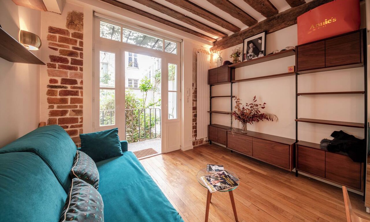 Saint-Gervais Apartment | MARAIS, LIVELY, TERRACE, 30–60 days ahead? Ask for a private offer. GRE-VAp