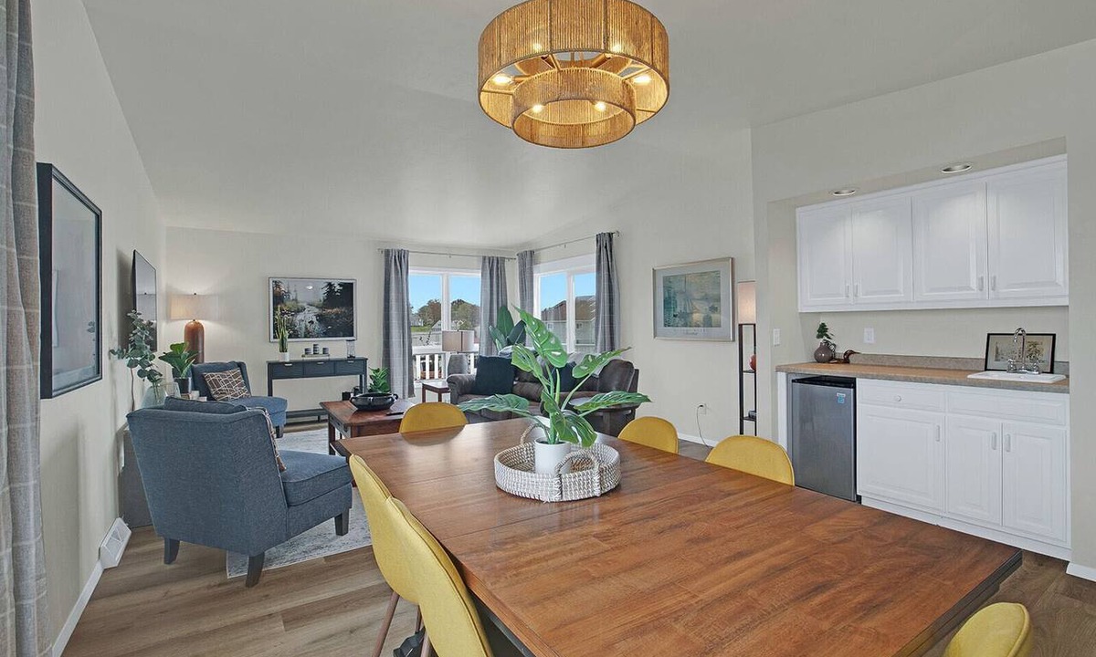 Algoma Condo | Marina-Front Retreat - Steps to Beach, Wine & Water