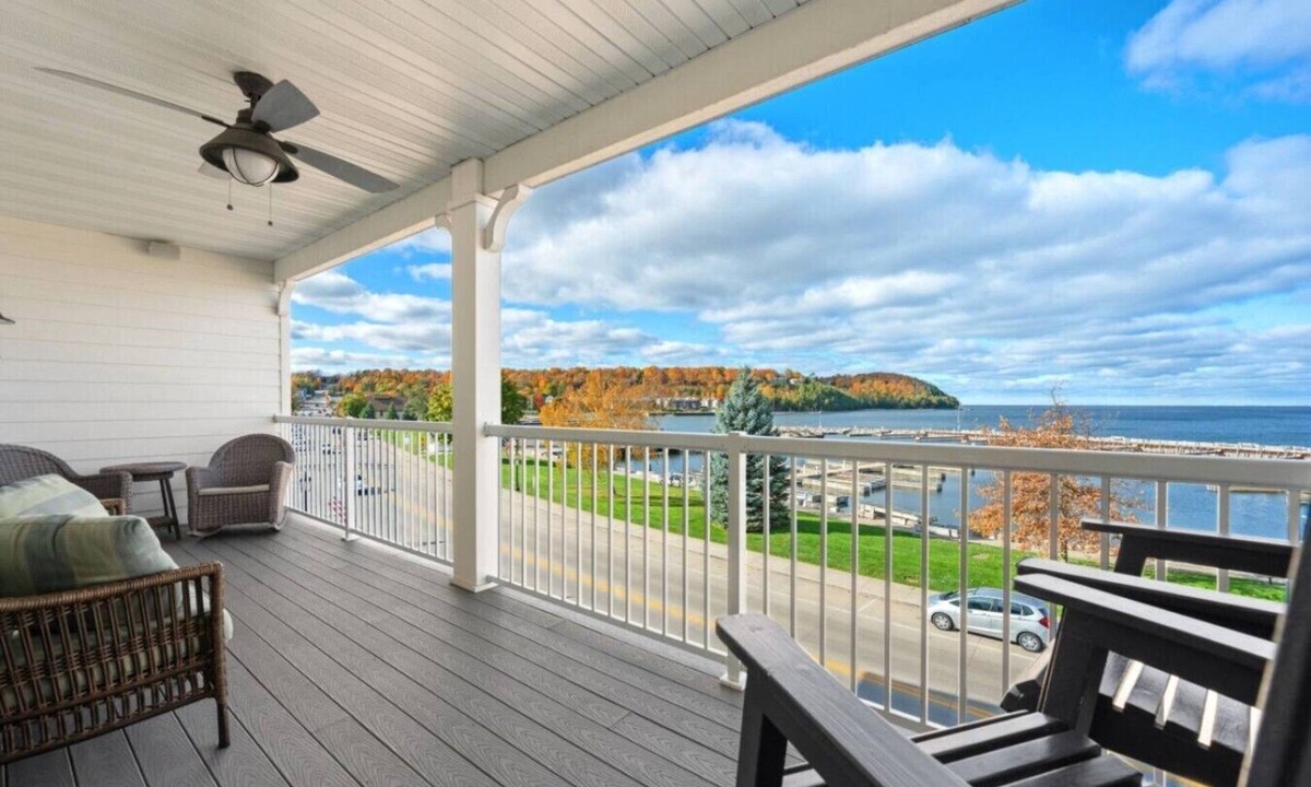 Sister Bay Condo | Marina Views & Walkable Sister Bay Condo- Paddle Boards & Bikes Included