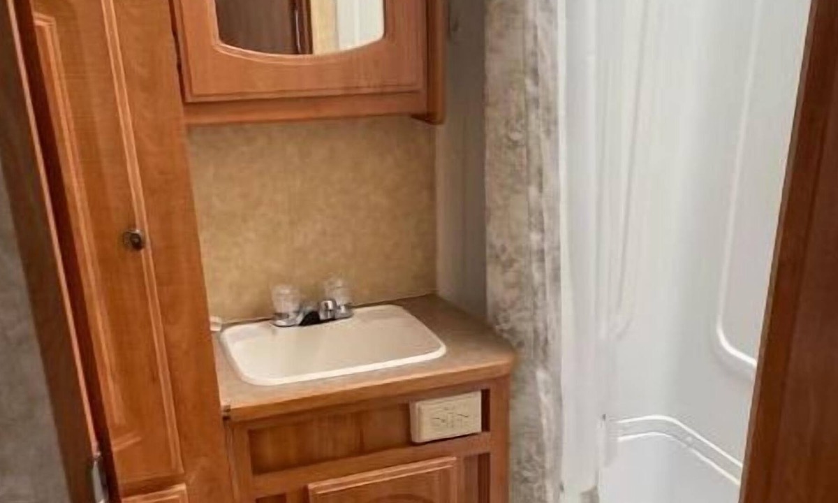 Whitehall Ski Chalet | Med Park Campground Homestead