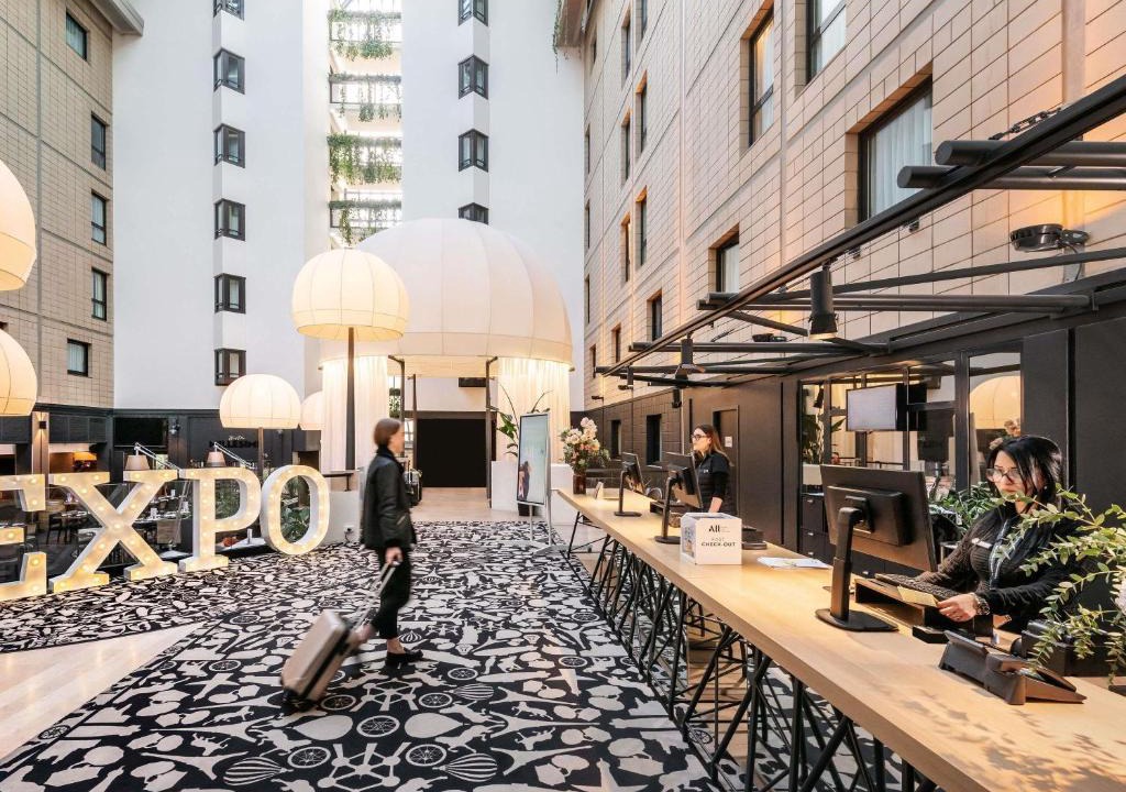 Vanves Hotel | Mercure Paris Porte De Versailles Expo