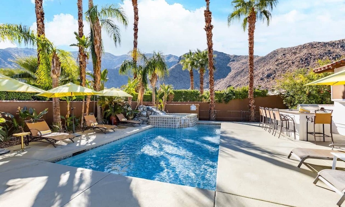 Vista Las Palmas House | Mercury Palms · Private Oasis | Celebrity Vacation Homes