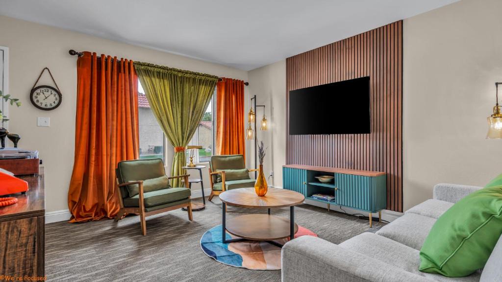 Indio Apartment | Mid-Century stay with Pool ,Golf Retreat and cool Comfort